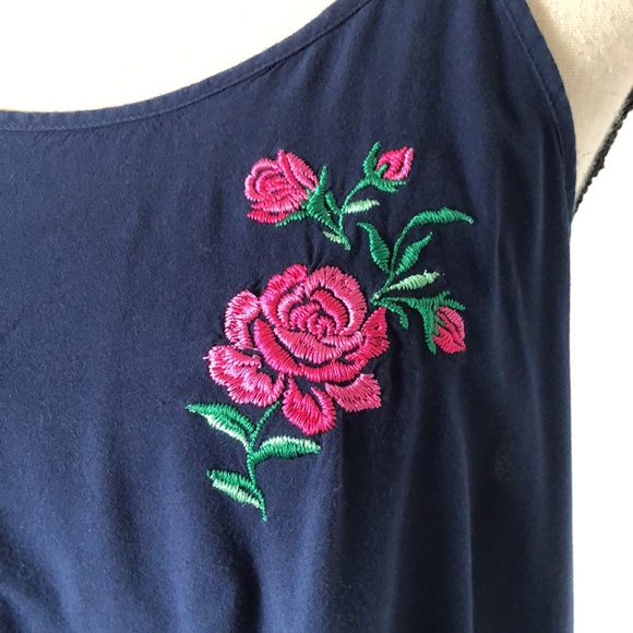 ❤️3X20 NO BOUNDARIES Navy Blue Flower Embroidered Tank Top | 2XL Junior - Picture 4 of 12
